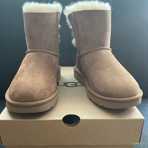 New Women’s size 6 Mini Bailey Bow ll UGG BOOTS